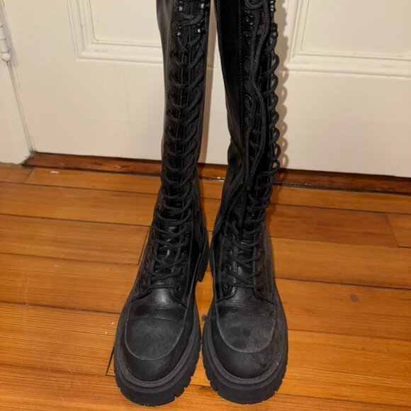 Edgy Black Knee-High Lace-Up Combat Boots with Chunky Platform Sole - Picture 1 of 4